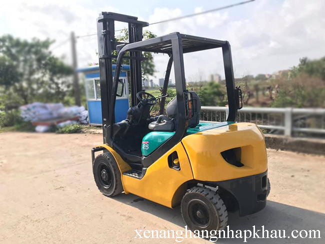 Xe Nâng Dầu 2,5 Tấn Komatsu FD25