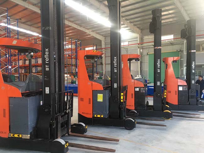 Xe Nâng Reach Truck BT